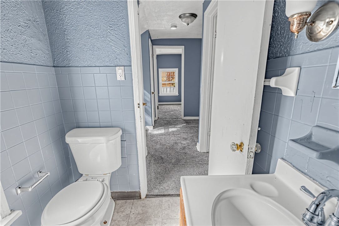 2035 Fairlawn St, Pittsburgh, PA 15221 2035 Fairlawn St, Pittsburgh, PA 15221