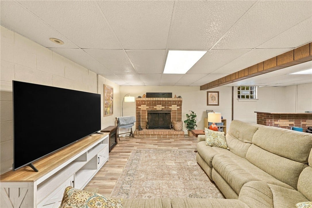 656 N Geary, Mount Pleasant, PA 15666