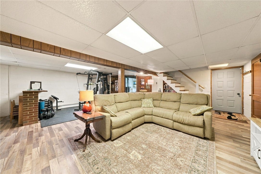 656 N Geary, Mount Pleasant, PA 15666