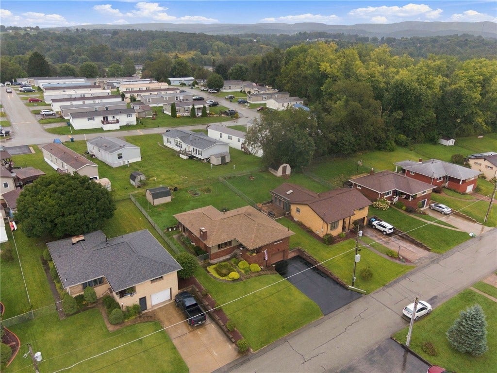 656 N Geary, Mount Pleasant, PA 15666