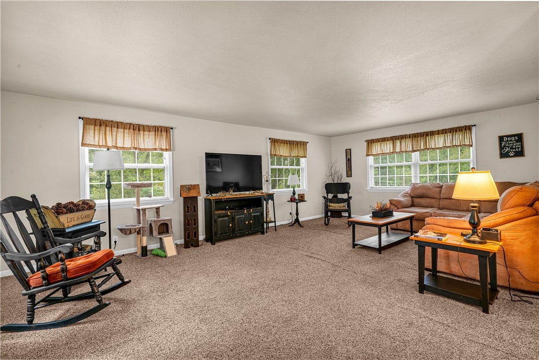 7791 National Pike, Uniontown, PA 15401