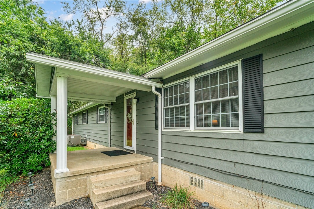 7791 National Pike, Uniontown, PA 15401