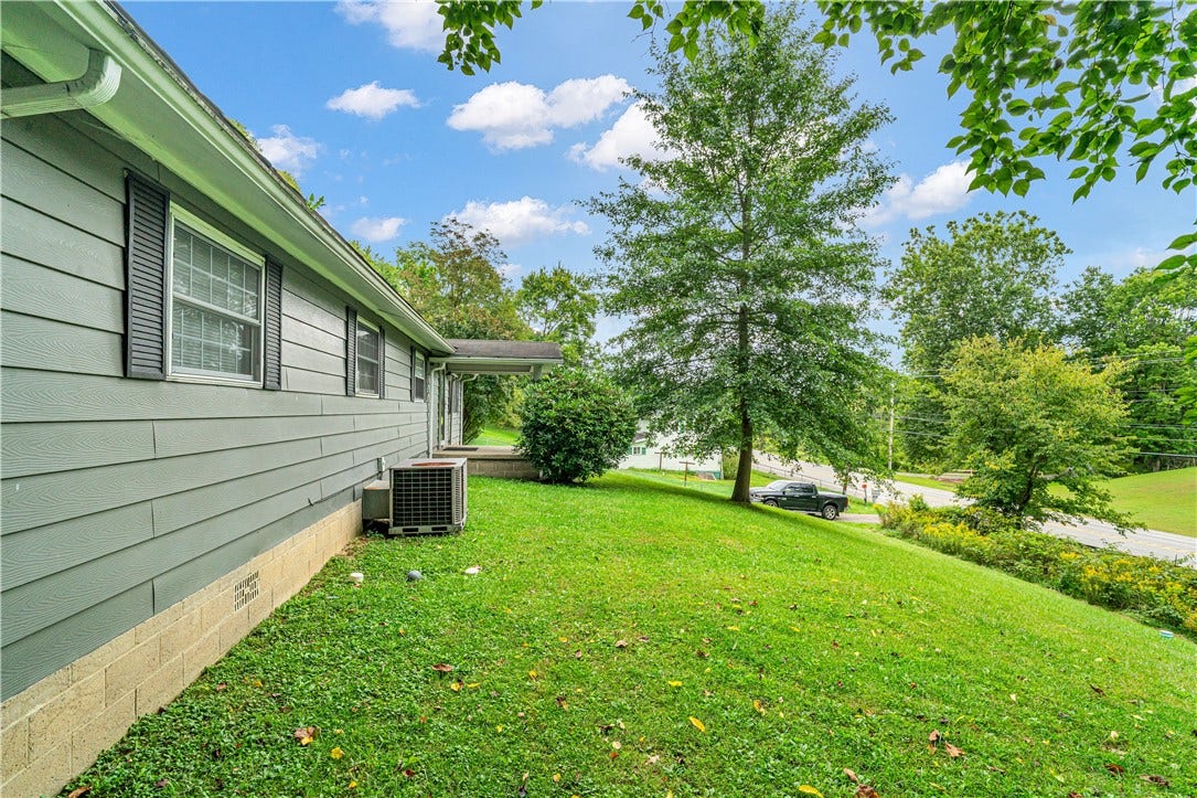7791 National Pike, Uniontown, PA 15401
