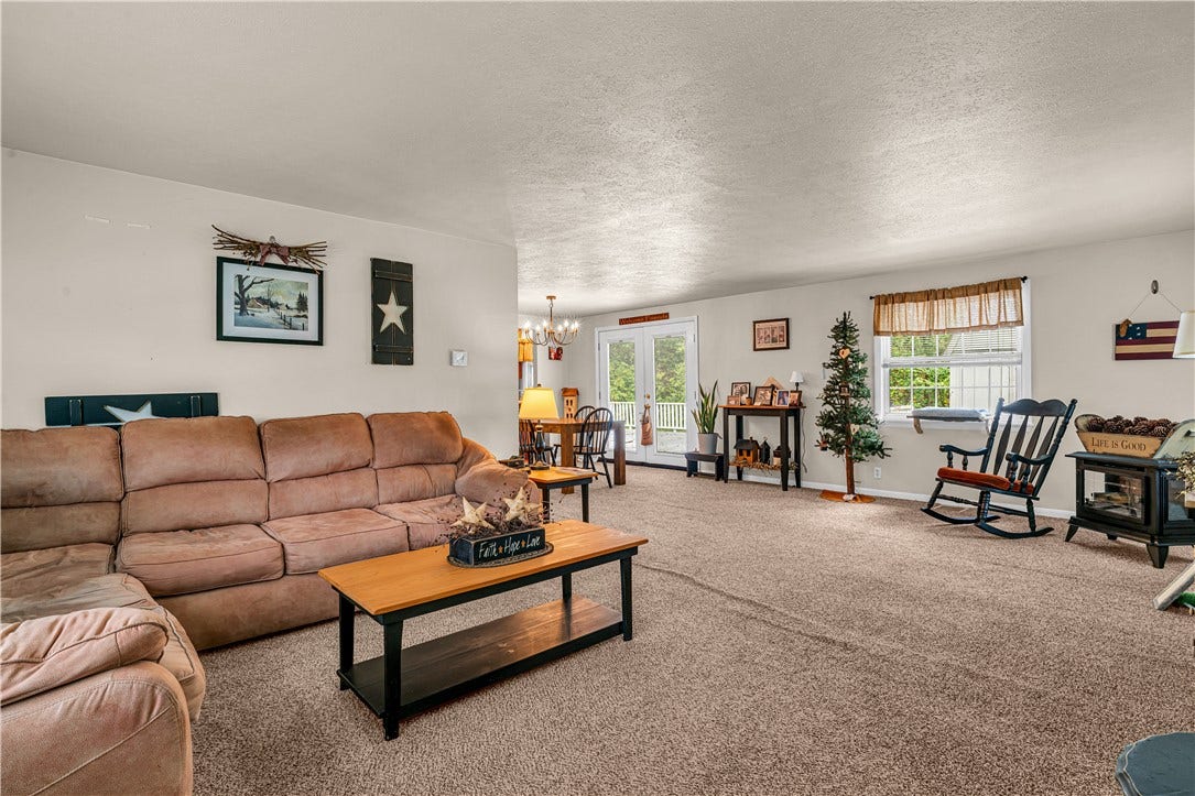 7791 National Pike, Uniontown, PA 15401