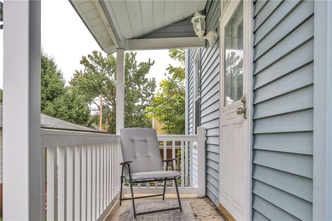 524 8th St, Irwin, PA 15642 Front porch