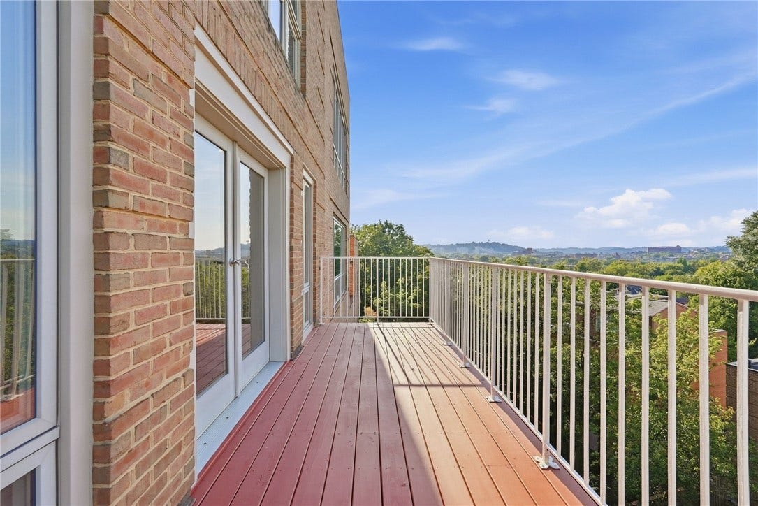 207 N Woodland Rd, Pittsburgh, PA 15232