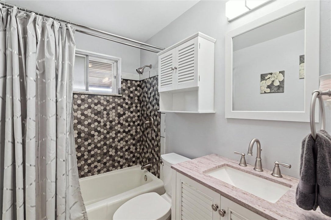 163 Van Dr, Connellsville, PA 15425