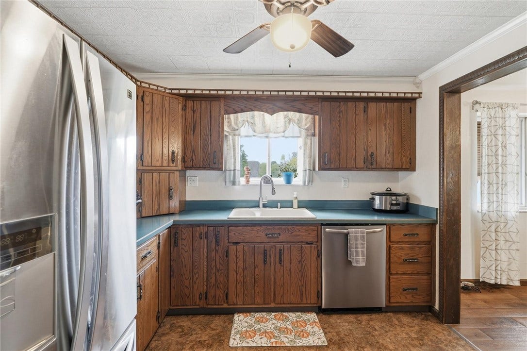 163 Van Dr, Connellsville, PA 15425