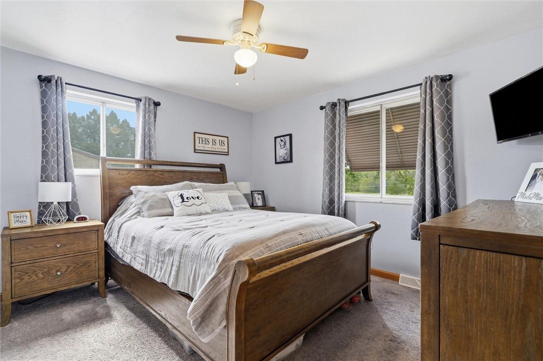 163 Van Dr, Connellsville, PA 15425