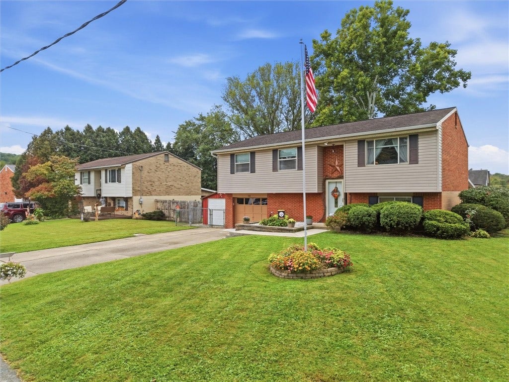 163 Van Dr, Connellsville, PA 15425