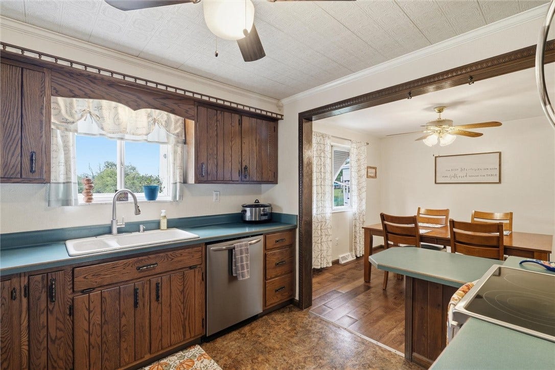 163 Van Dr, Connellsville, PA 15425