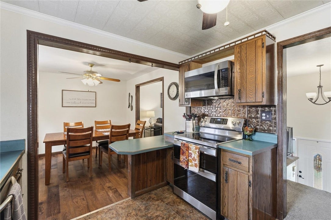 163 Van Dr, Connellsville, PA 15425