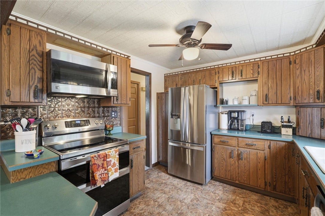 163 Van Dr, Connellsville, PA 15425