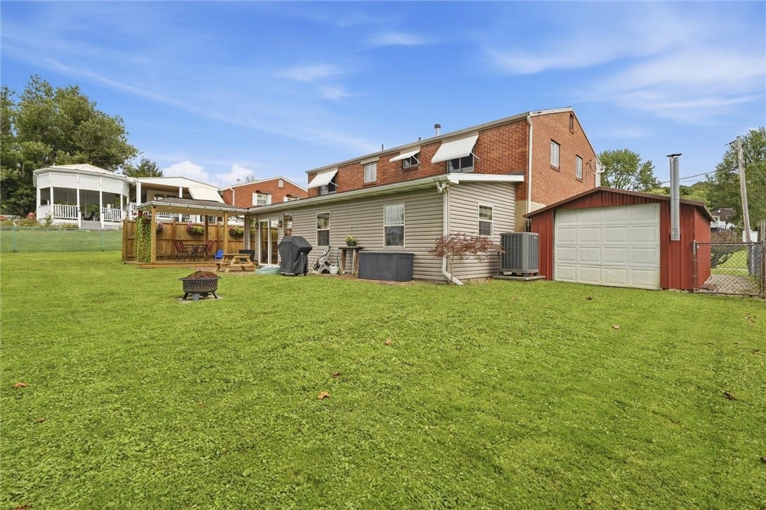 163 Van Dr, Connellsville, PA 15425