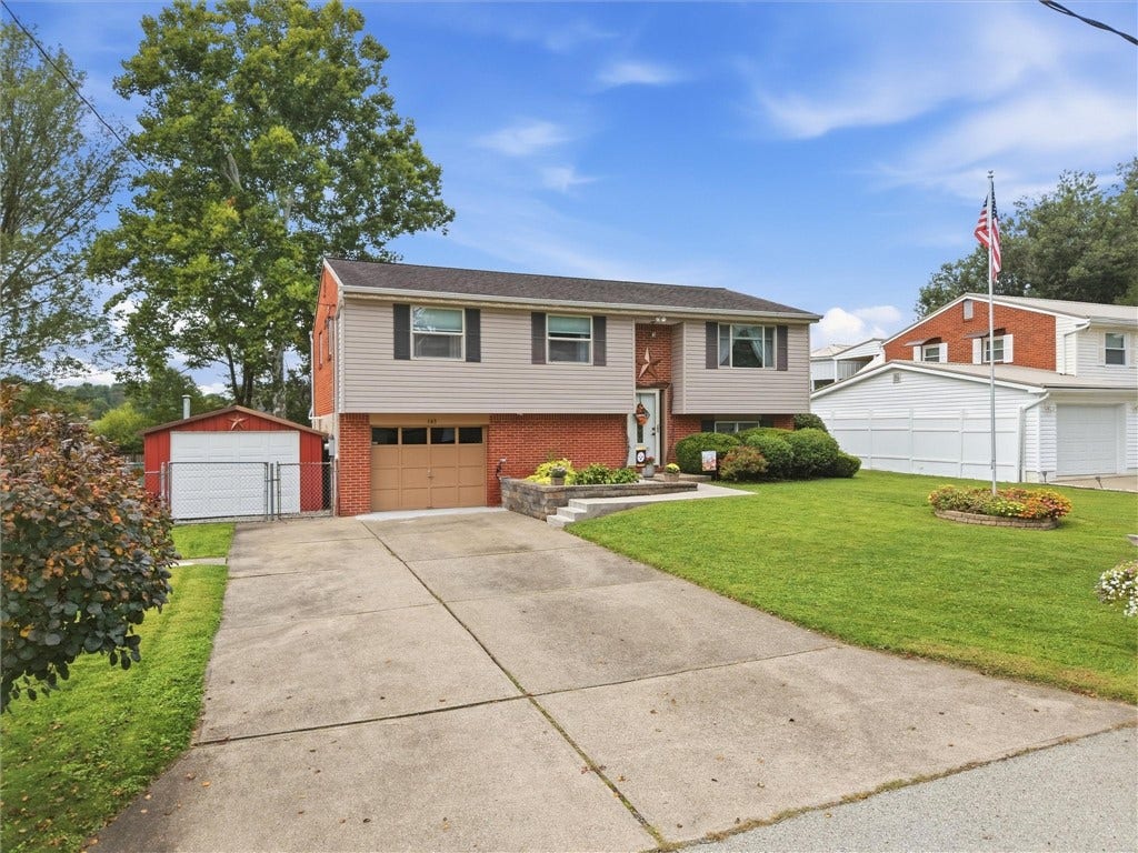 163 Van Dr, Connellsville, PA 15425