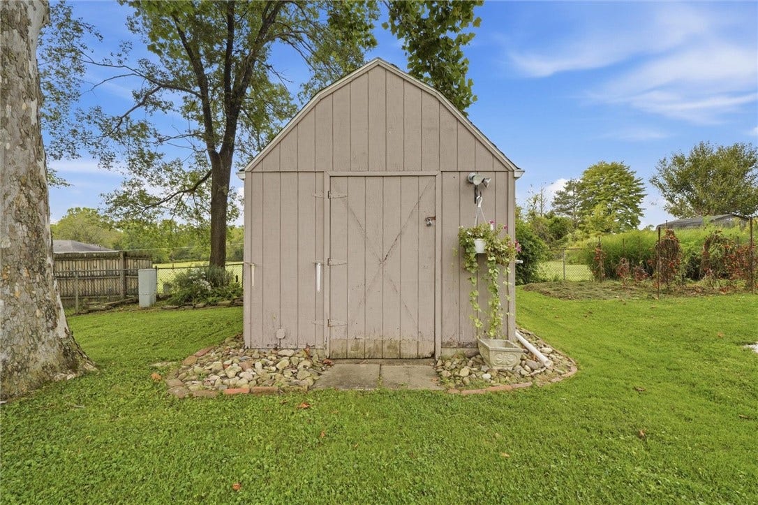 163 Van Dr, Connellsville, PA 15425
