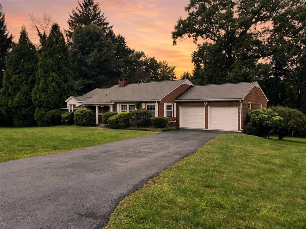 231 Greenridge Rd., Greensburg, PA 15601