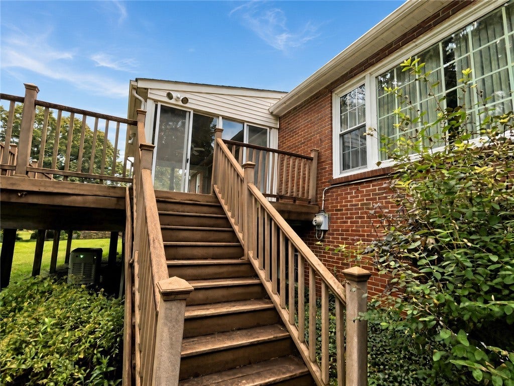 231 Greenridge Rd., Greensburg, PA 15601