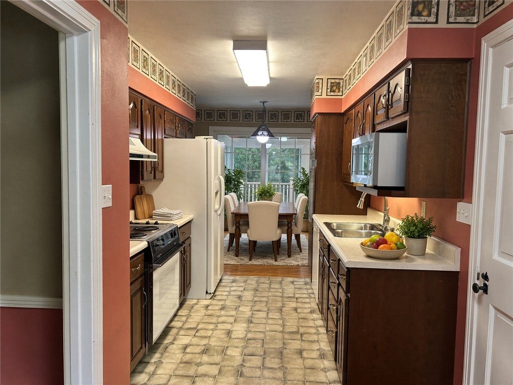 231 Greenridge Rd., Greensburg, PA 15601