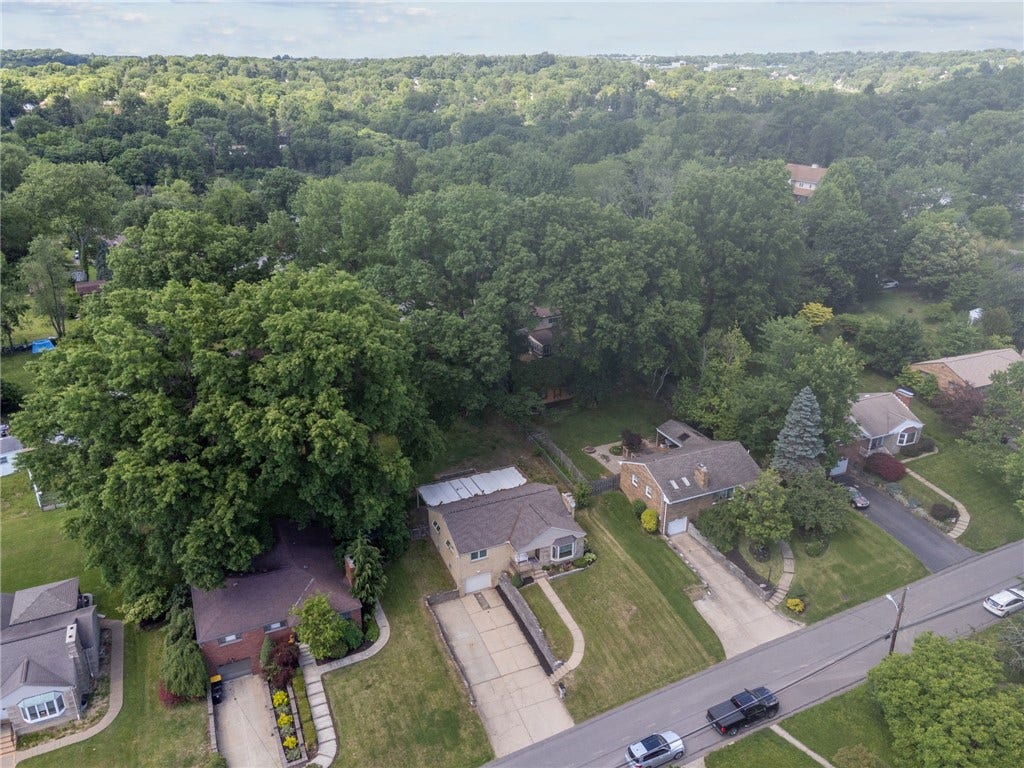 3344 Altherton Dr, Bethel Park, PA 15102