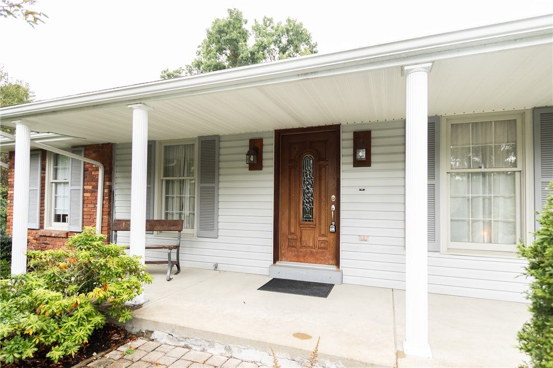 419 Oxford Dr, Greensburg, PA 15601