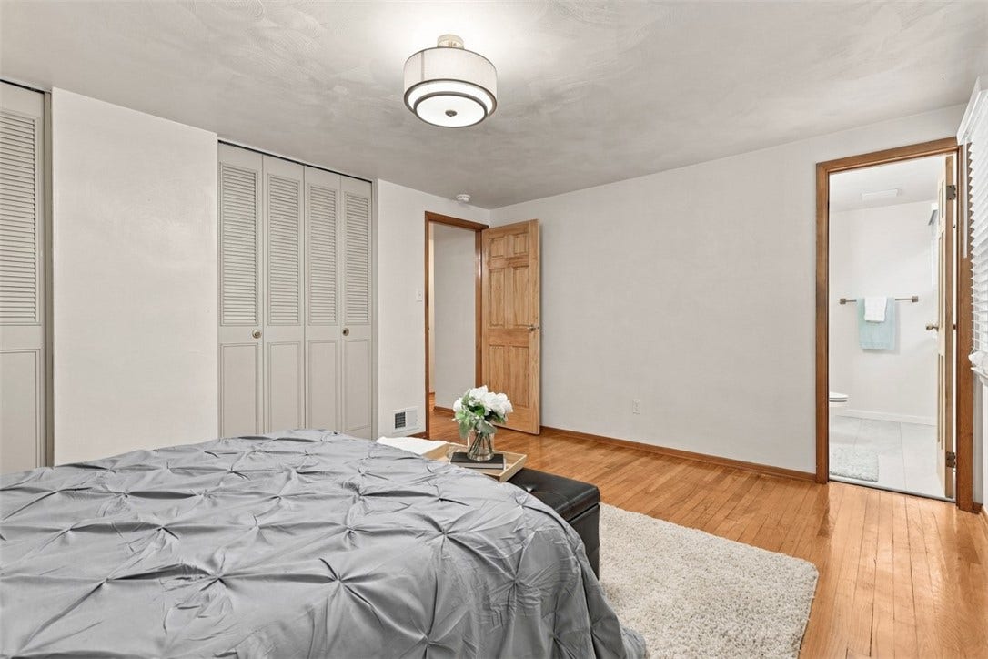 1260 Delfield, Bethel Park, PA 15102