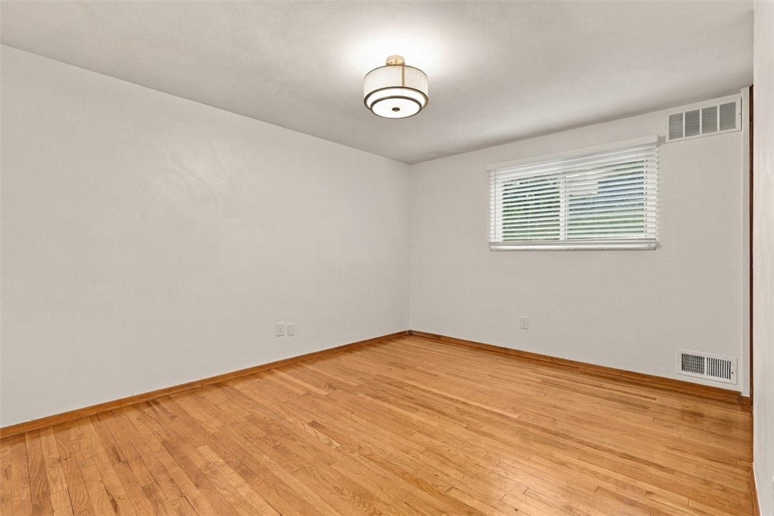 1260 Delfield, Bethel Park, PA 15102