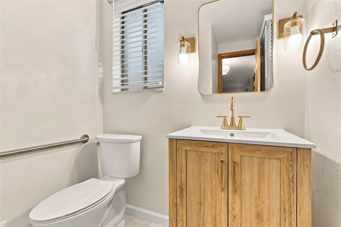 1260 Delfield, Bethel Park, PA 15102