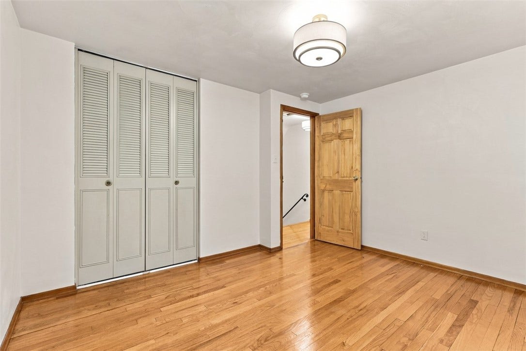 1260 Delfield, Bethel Park, PA 15102