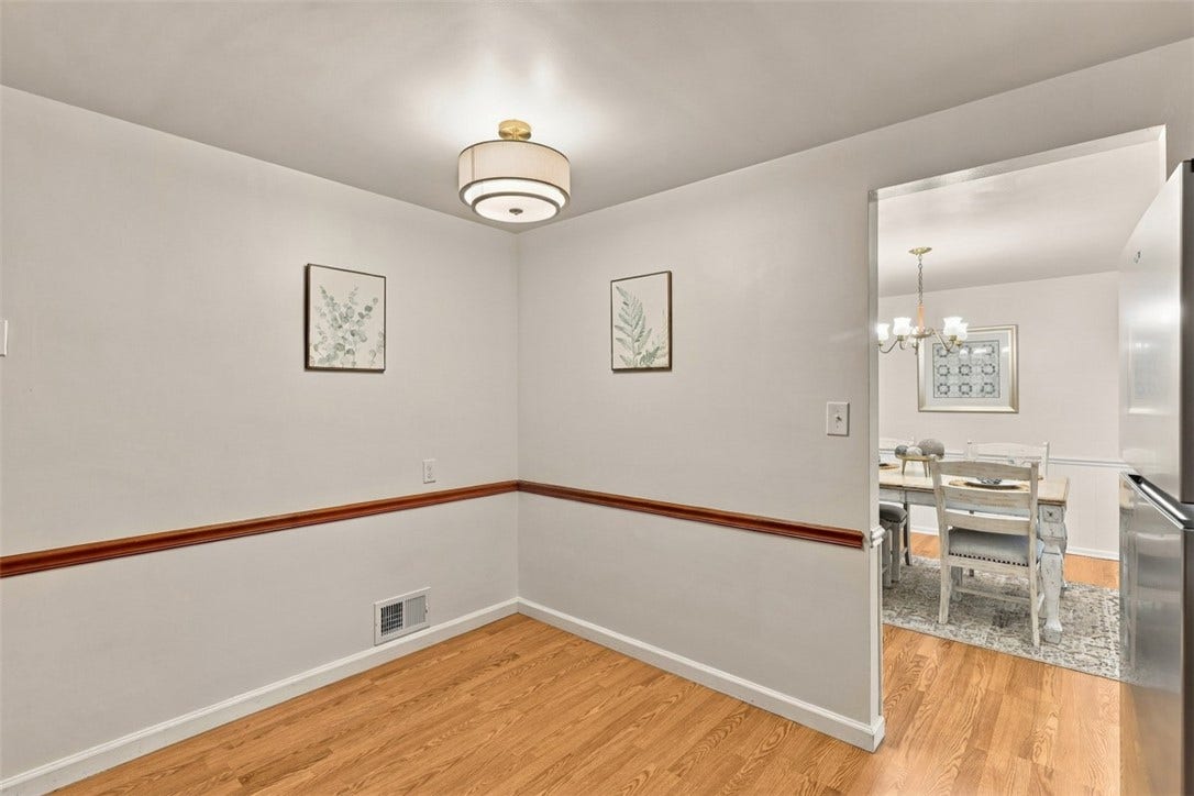 1260 Delfield, Bethel Park, PA 15102