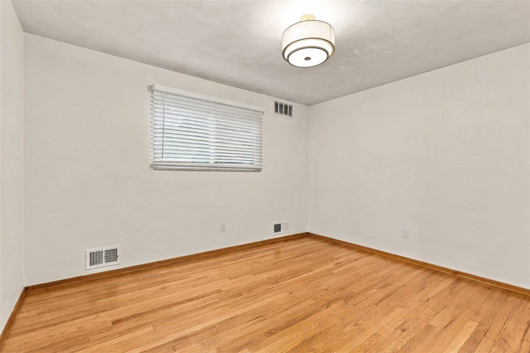 1260 Delfield, Bethel Park, PA 15102