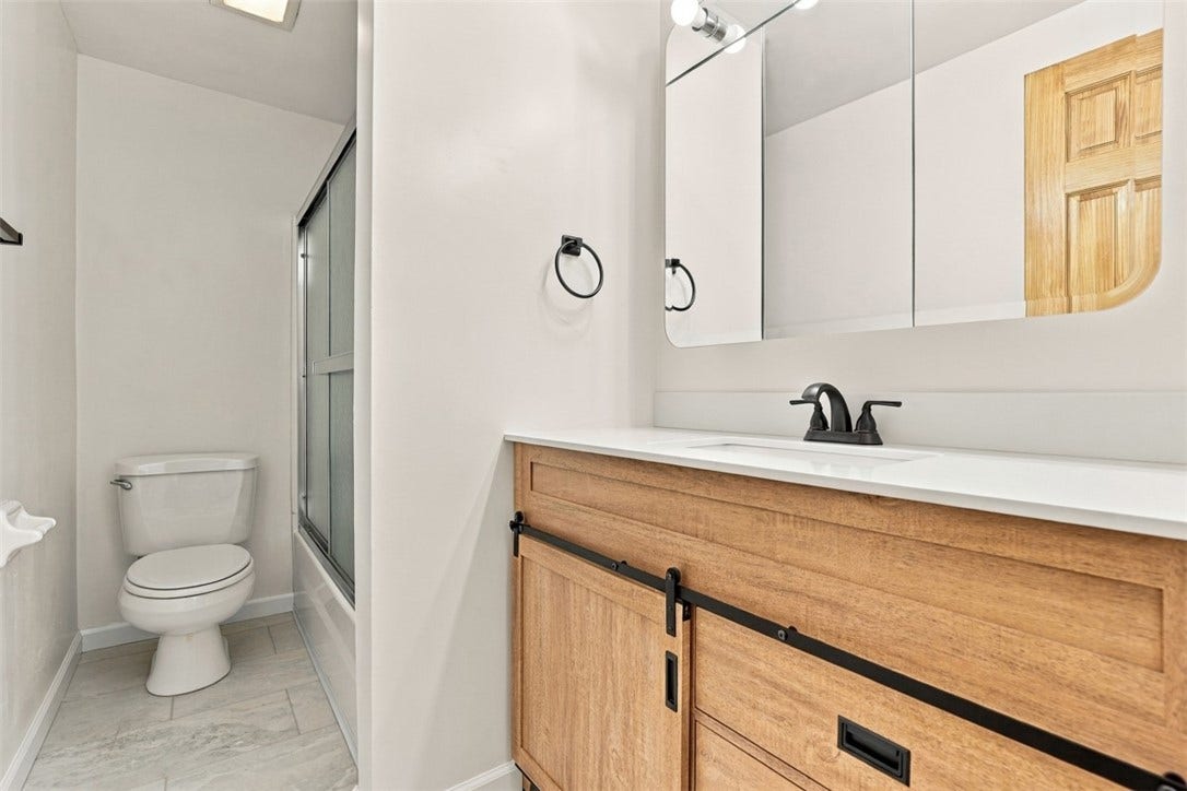 1260 Delfield, Bethel Park, PA 15102