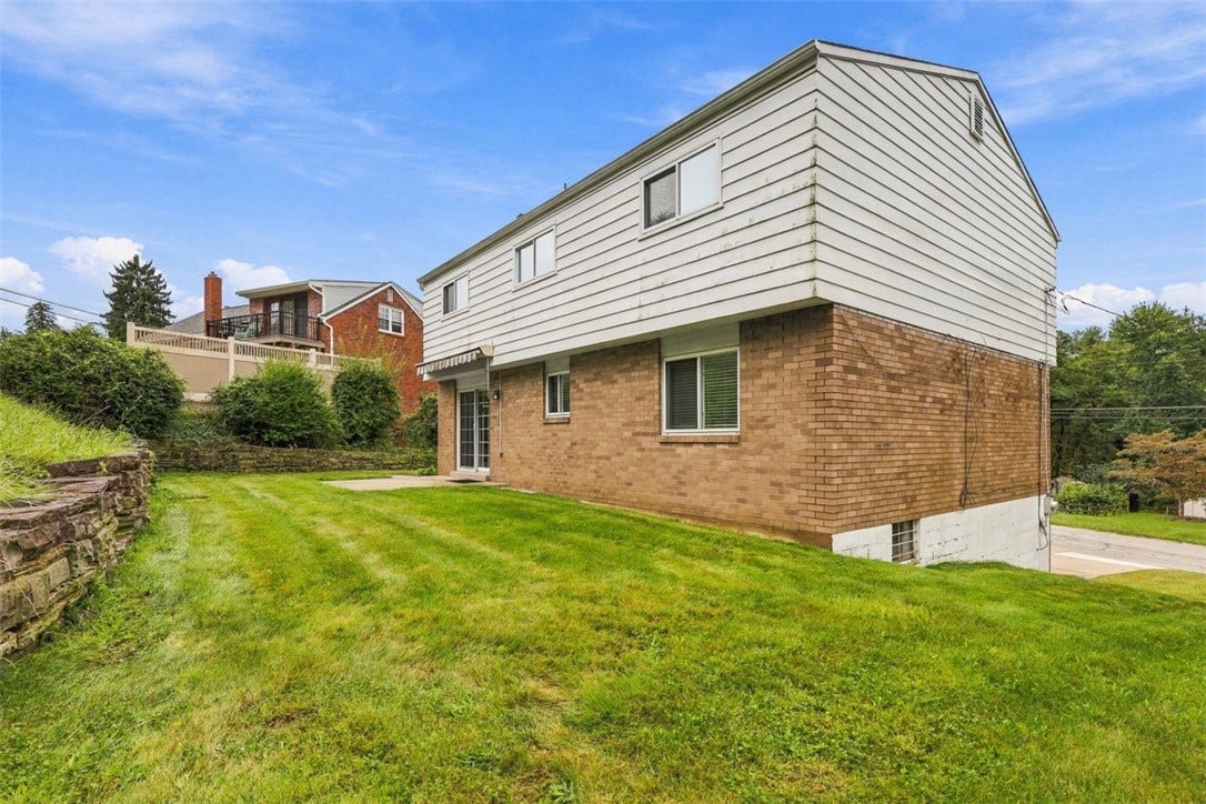 1260 Delfield, Bethel Park, PA 15102