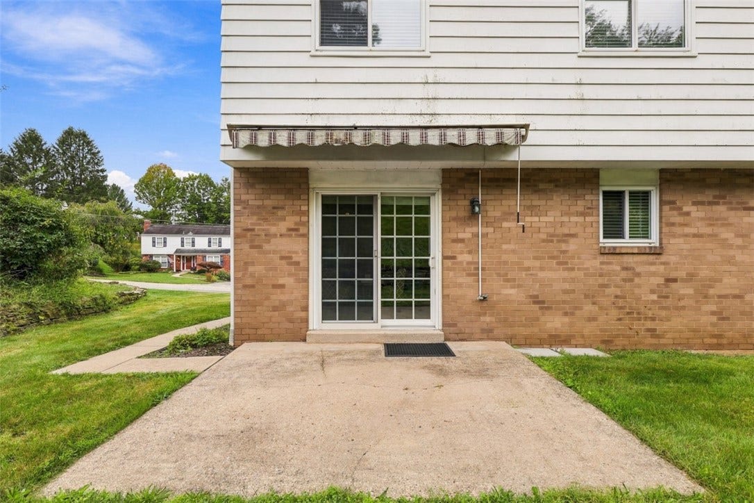1260 Delfield, Bethel Park, PA 15102