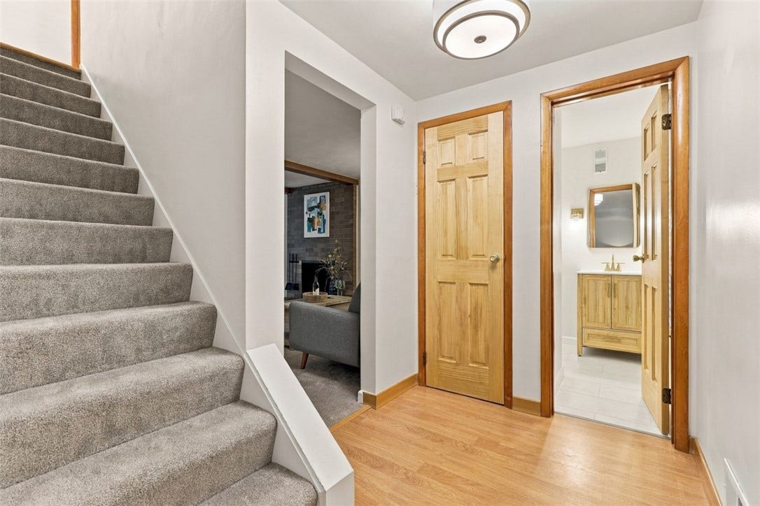 1260 Delfield, Bethel Park, PA 15102
