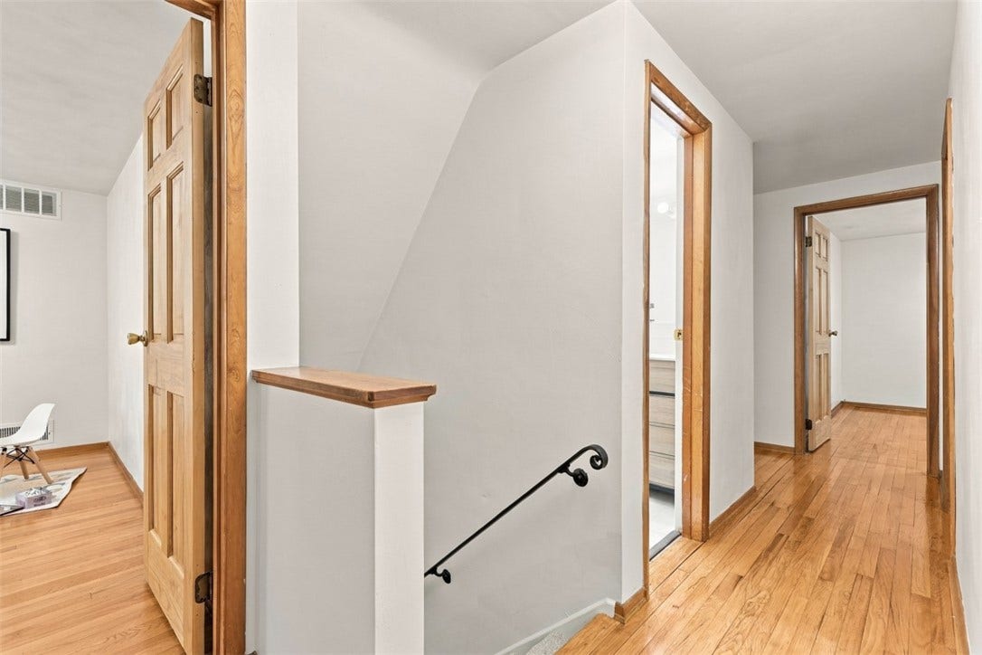 1260 Delfield, Bethel Park, PA 15102