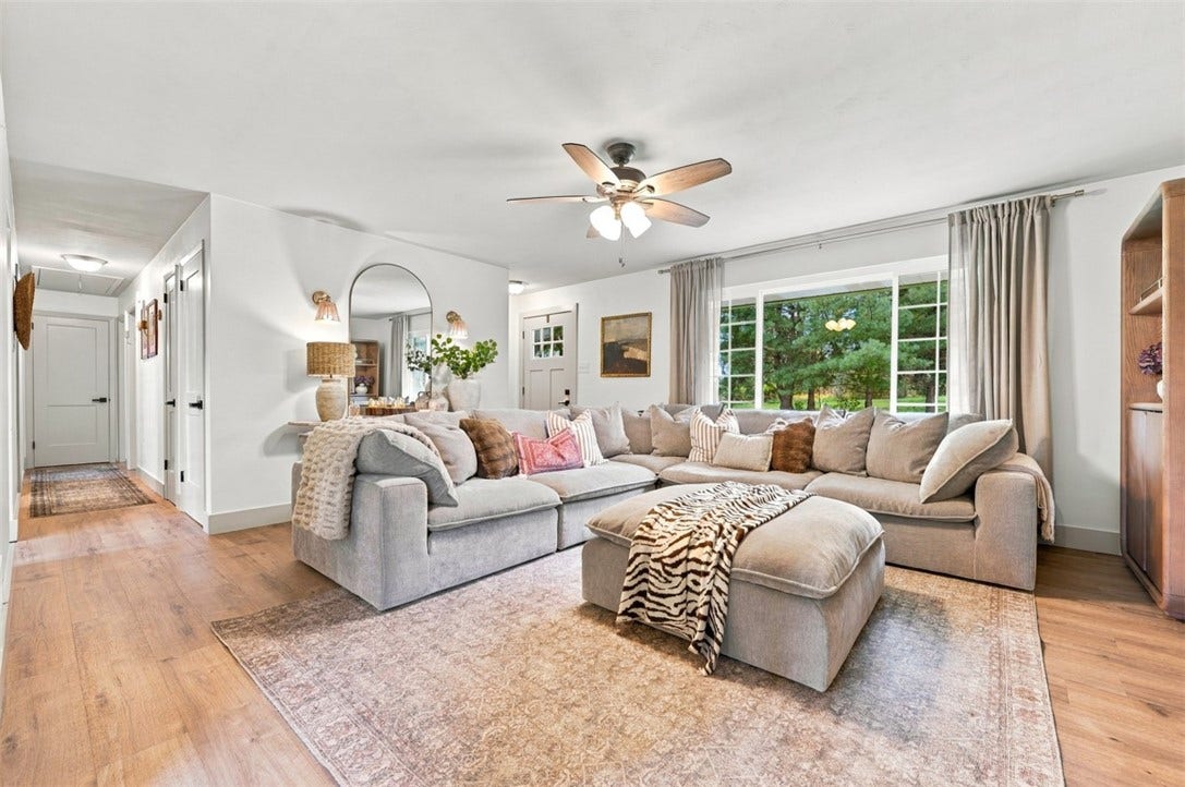 3158 Unionville Rd, Cranberry Twp, PA 16066