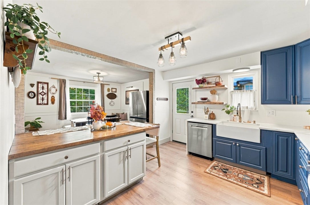3158 Unionville Rd, Cranberry Twp, PA 16066