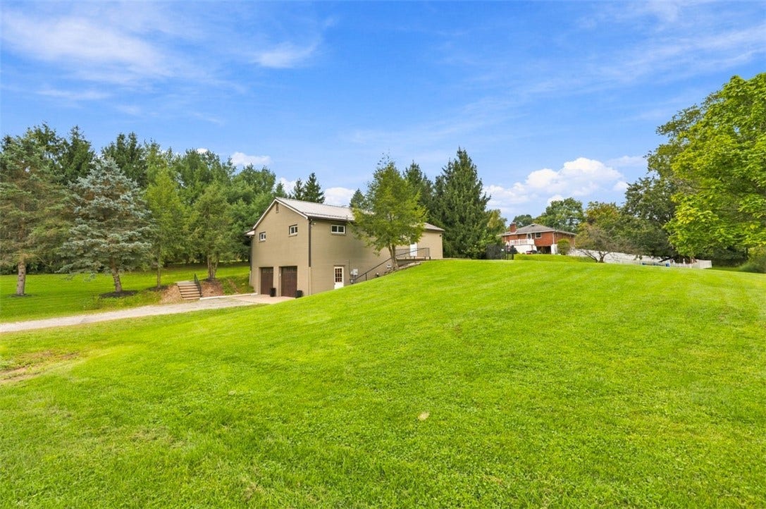 3158 Unionville Rd, Cranberry Twp, PA 16066
