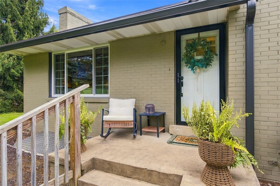 3158 Unionville Rd, Cranberry Twp, PA 16066