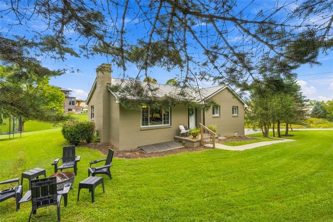 3158 Unionville Rd, Cranberry Twp, PA 16066