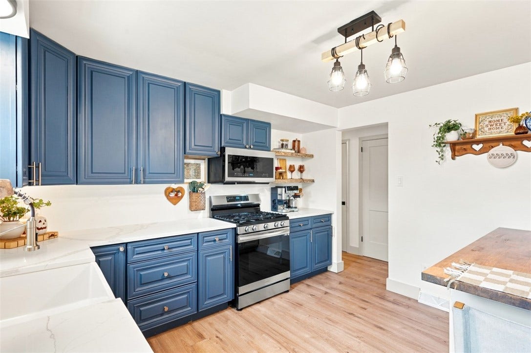 3158 Unionville Rd, Cranberry Twp, PA 16066