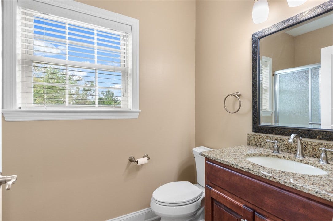 1st floor Full Bathroom