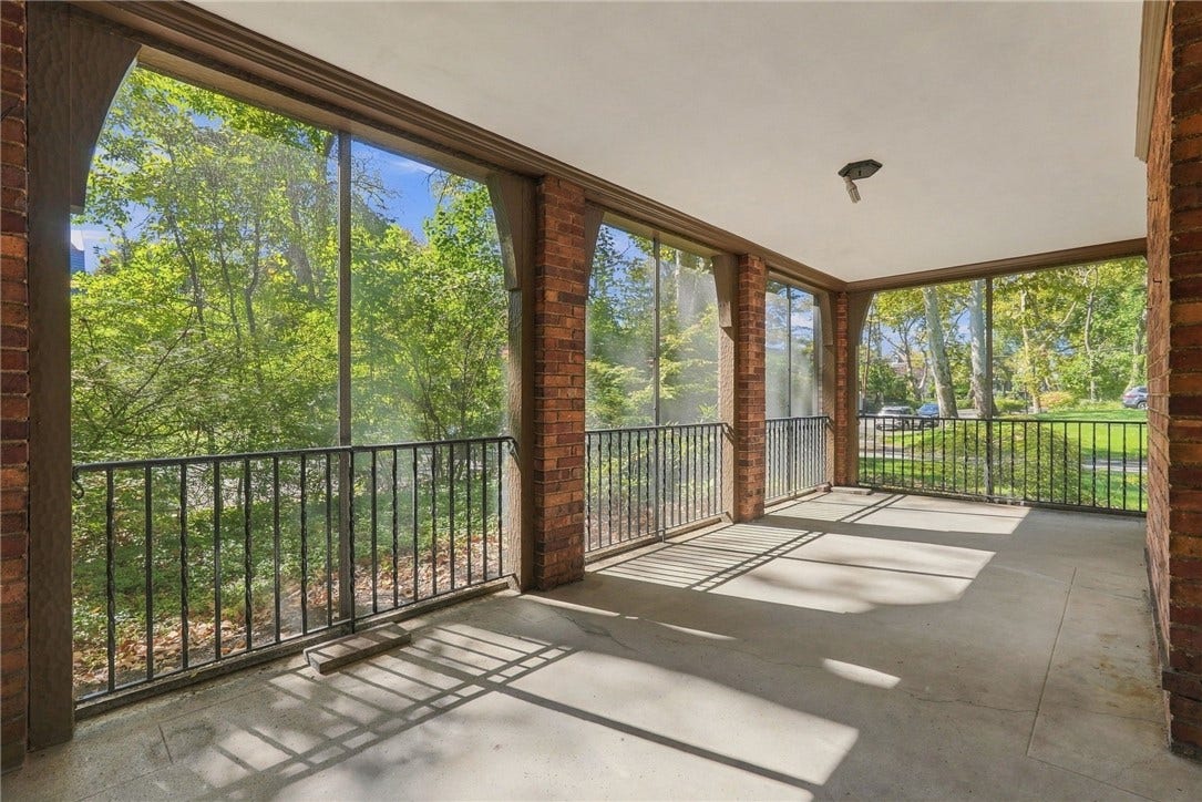 221 Lingrove Place, Pittsburgh, PA 15208