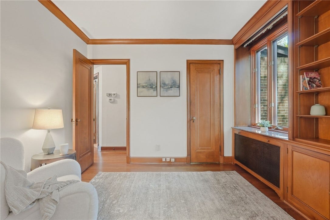 221 Lingrove Place, Pittsburgh, PA 15208