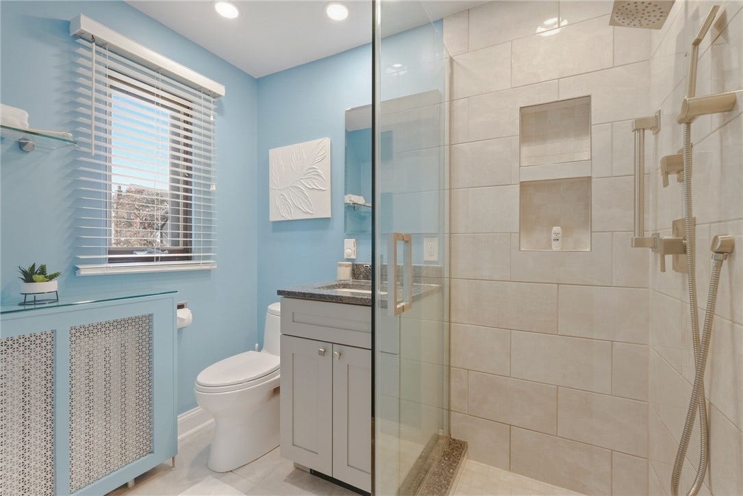 221 Lingrove Place, Pittsburgh, PA 15208