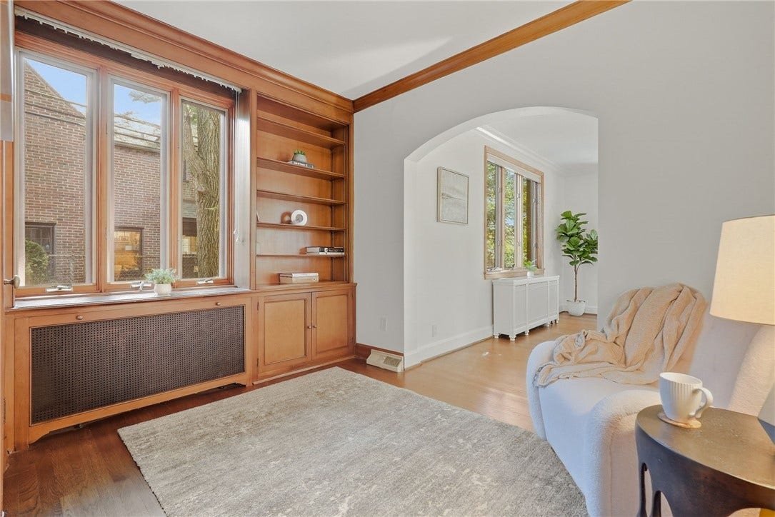 221 Lingrove Place, Pittsburgh, PA 15208