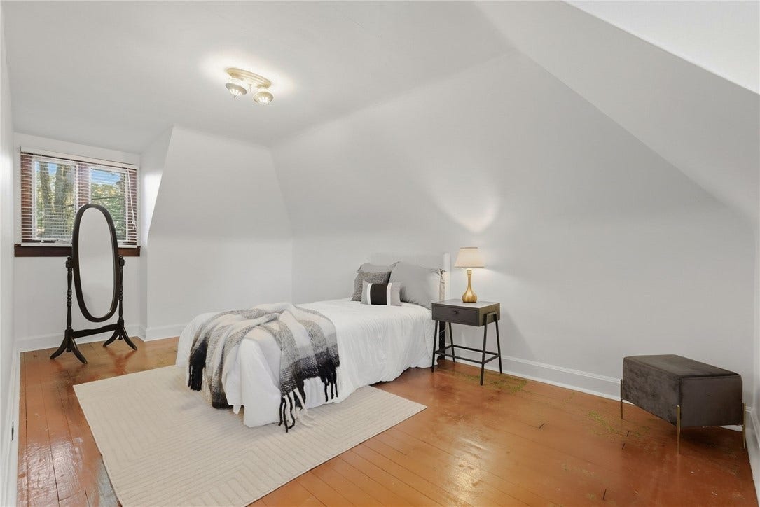 221 Lingrove Place, Pittsburgh, PA 15208