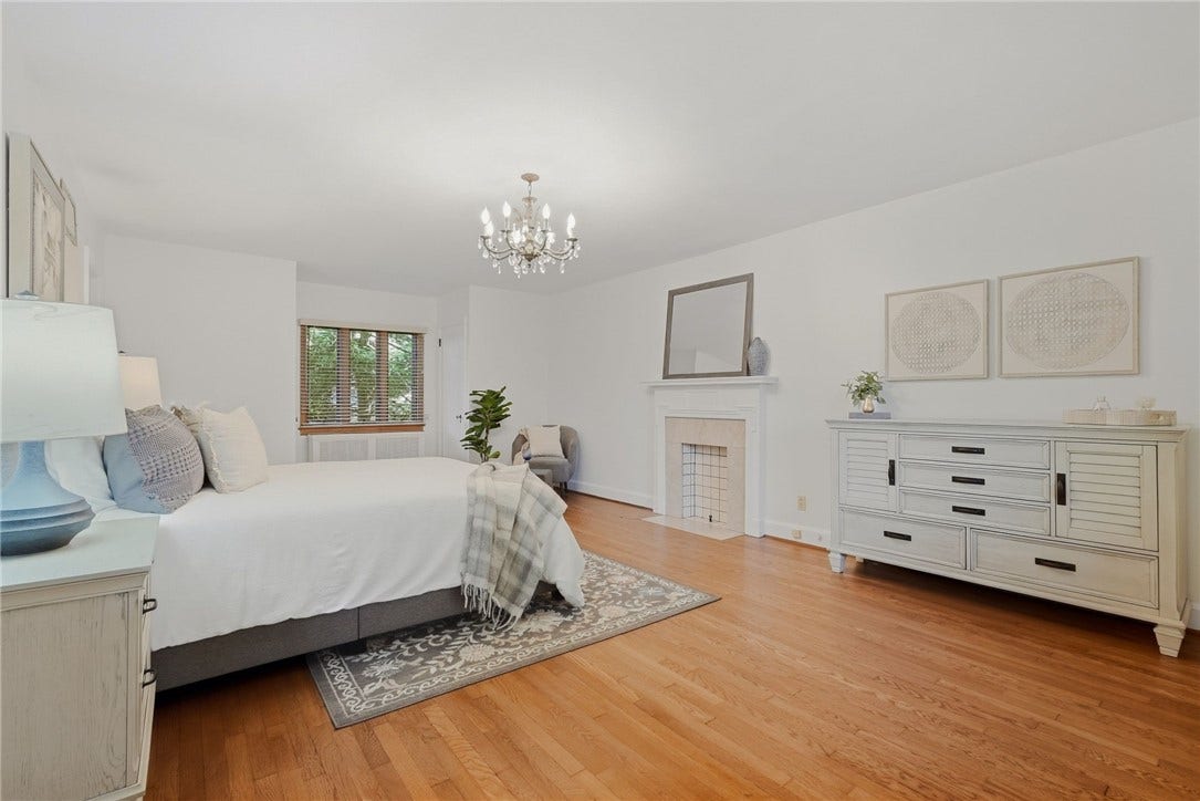 221 Lingrove Place, Pittsburgh, PA 15208