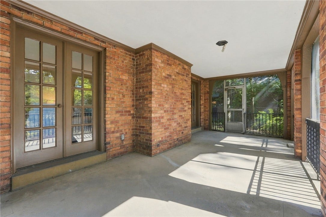 221 Lingrove Place, Pittsburgh, PA 15208